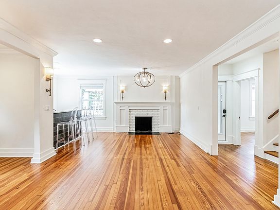 3rd image of 528 6th St N