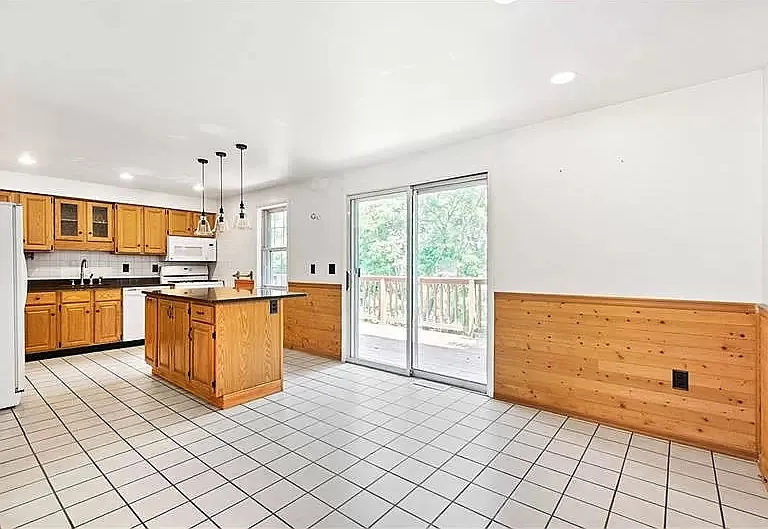 8811 Breezewood Dr — Photo 31