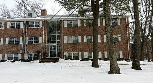 1st image of 122 Edgelawn Ave APT 3