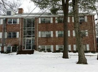 122 Edgelawn Ave APT 3, North Andover, MA 01845
