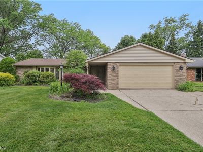 1922 Winchester Rd, Lyndhurst, OH, 44124