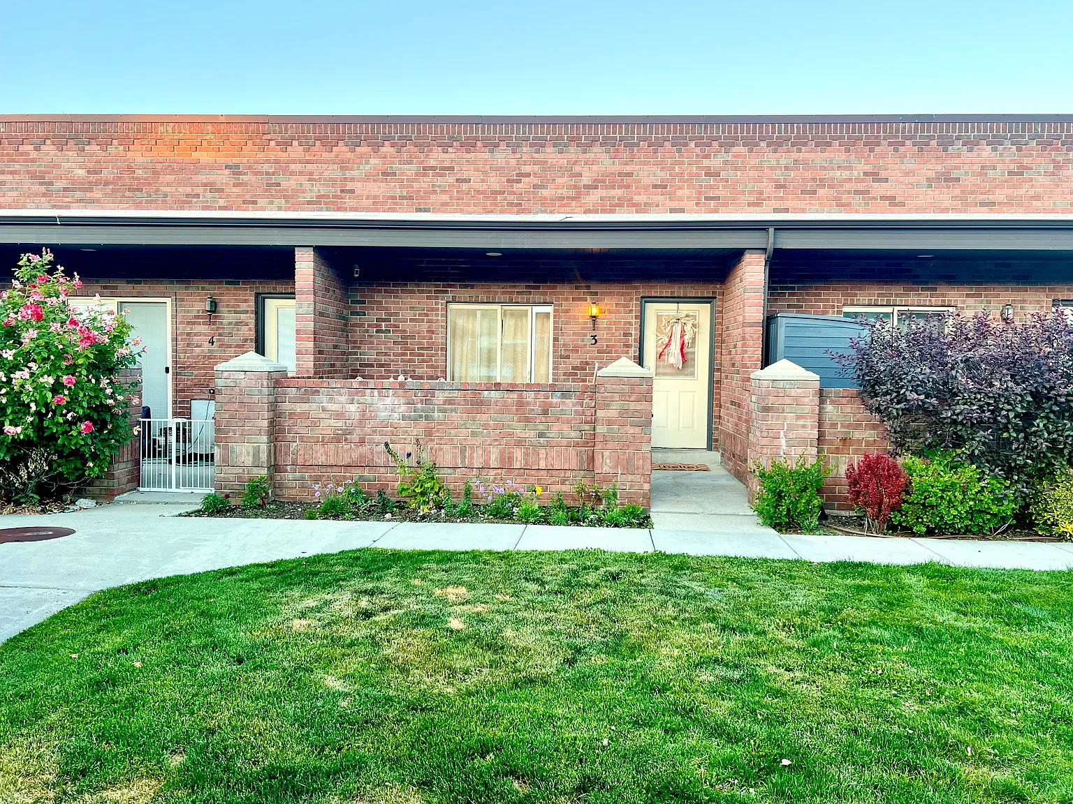 2 bed, 1440 sqft, $2,300 — Photo 2
