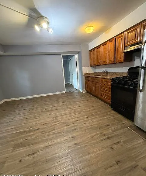 423 Lisk Ave — Photo 5