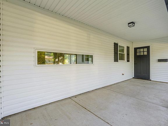 3rd image of 13010 Viewpoint Ln