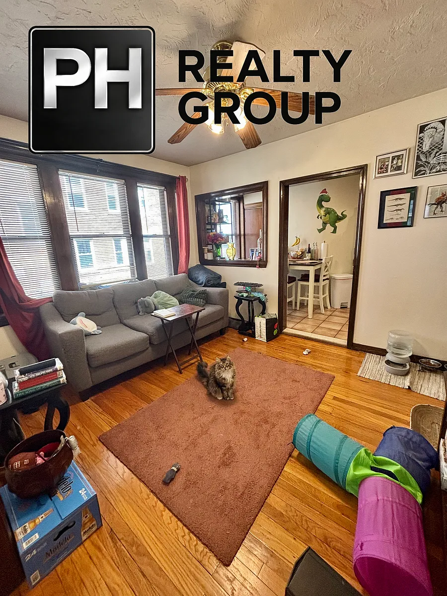 Building Photo - 240 Kelton St #D