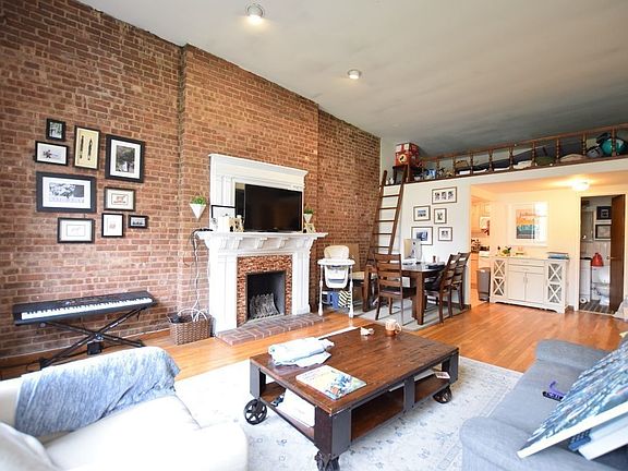 2nd image of 24 W 76th St APT 4F