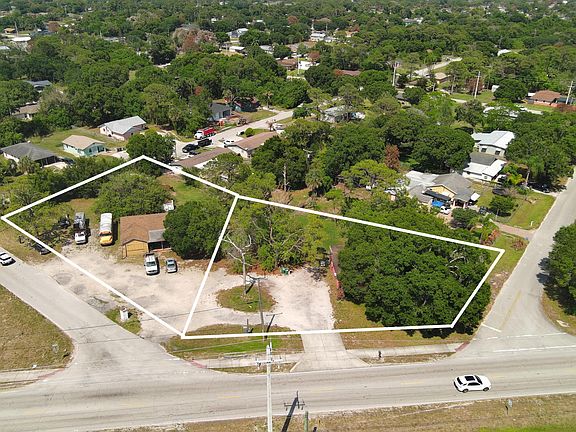 3rd image of 902 Angle Road
