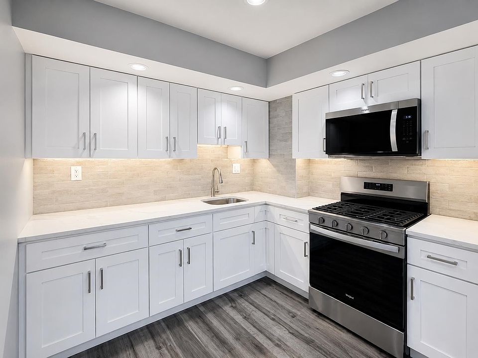 1st image of 105 W 39th St APT 3A