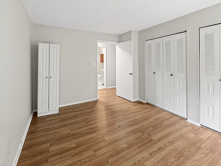 Large 2nd bedroom