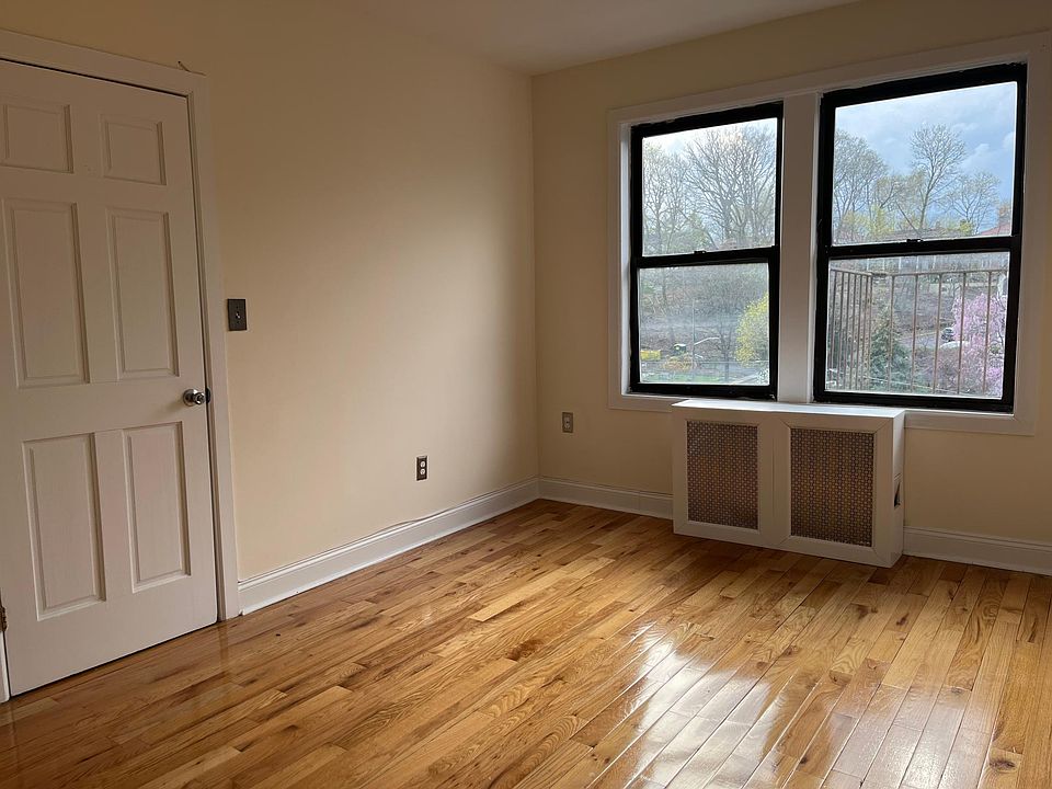 1st image of 260 Valentine Ln #6GG