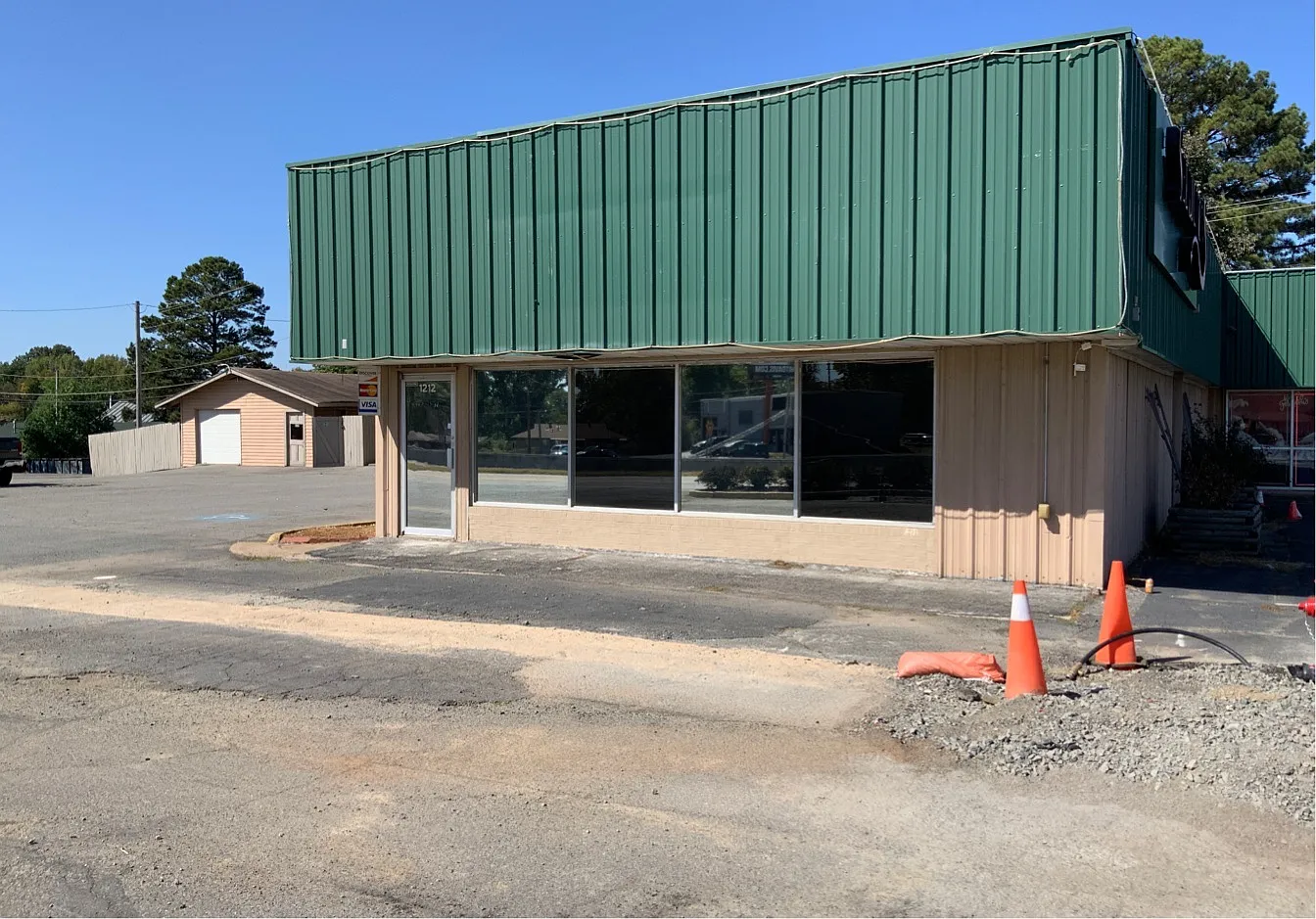 Johnson Plaza Shopping Center - 1212 Comm. Retail — Photo 1