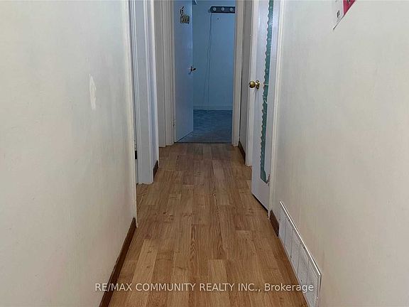 5th image of 11 Ingrid Dr