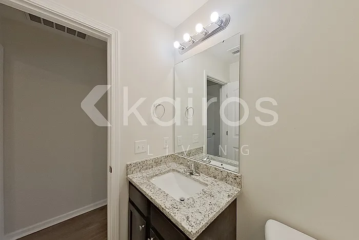 107 Lord Effingham Way — Photo 19