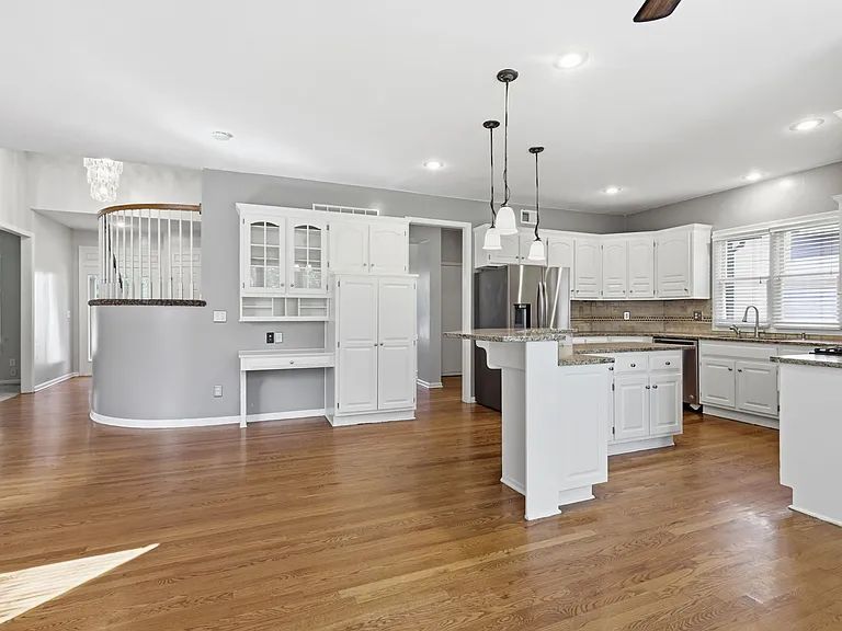14117 Parkhill Ln — Photo 14