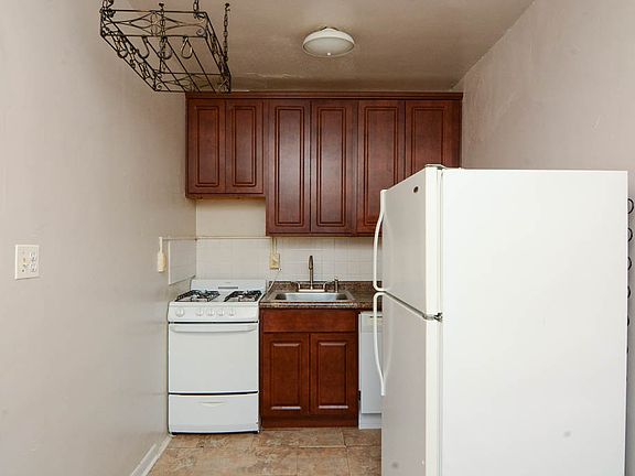 3rd image of 1245 Elmwood Ave APT 207