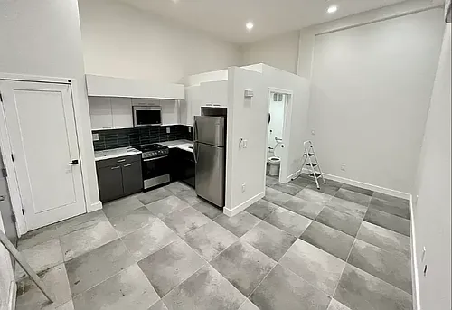 237 Utica Ave #1F Photo 1