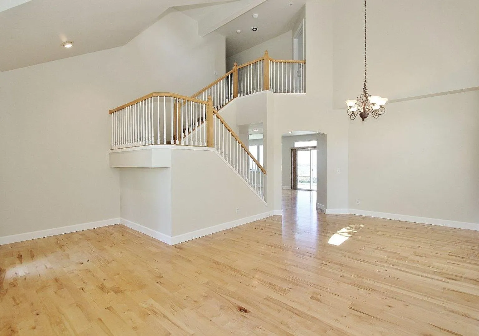 Immaculate Rim Home w/Stunning Views — Photo 4