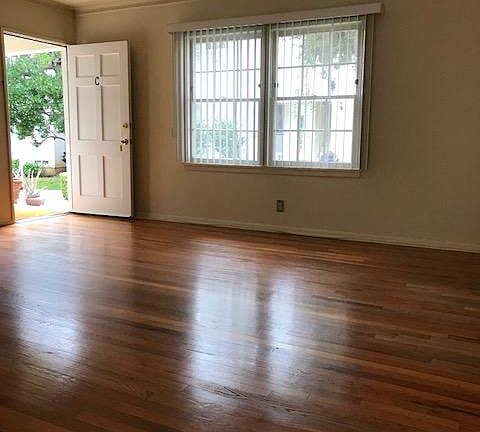 3rd image of 930 12th St APT C