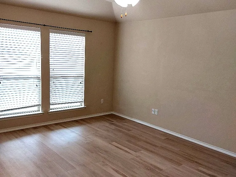 1113 Haskell Dr — Photo 10