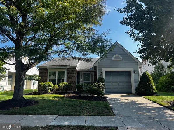 631 Cascade Dr S, Mount Laurel, NJ 08054
