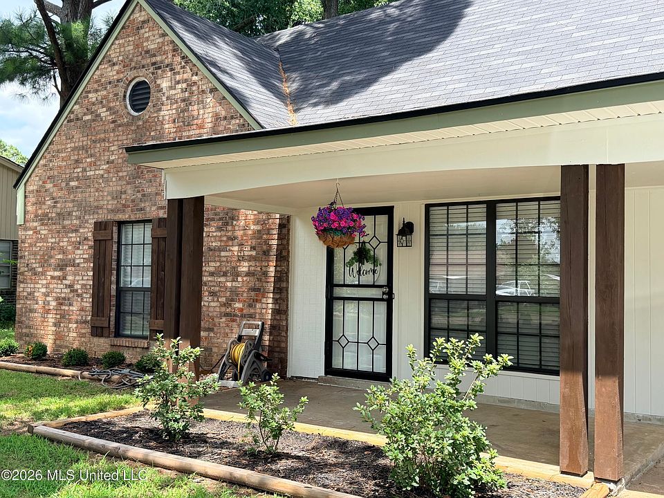1st image of 726 Thornwood Dr