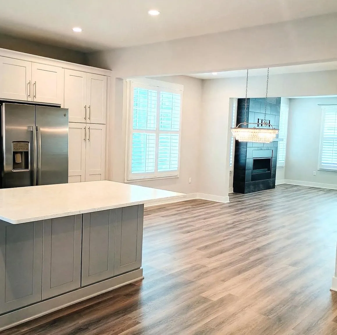 3 bed, 2.5 bath, 2200 sqft, $3,700 — Photo 3