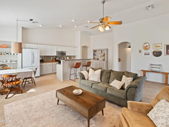 17056 W BRISTOL Lane, Surprise, AZ 85374