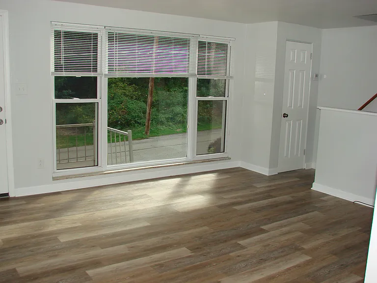 859 Killarney Dr — Photo 7