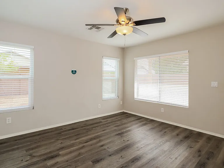 2214 E Aire Libre Ave — Photo 9