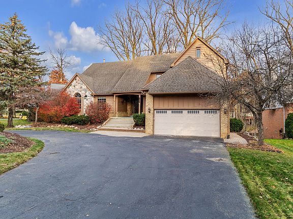 2nd image of 6057 Beachwood Dr