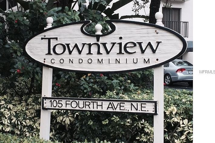 Walk to everything downtown!