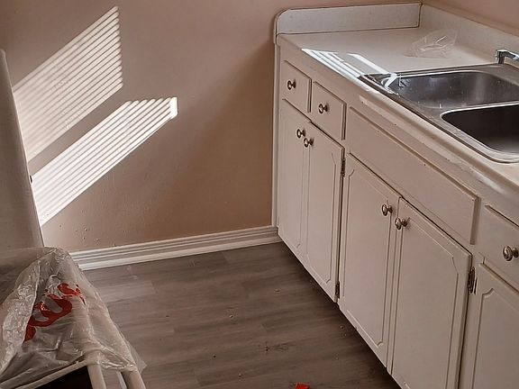 3rd image of 3908 Mallard Dr