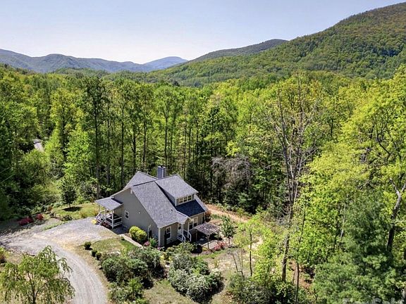 4th image of 38 Pine Hill Rd