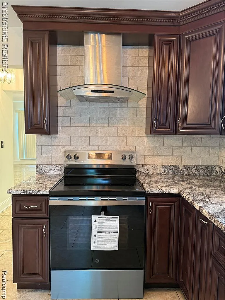 2 bed, 1350 sqft, $1,800 — Photo 4