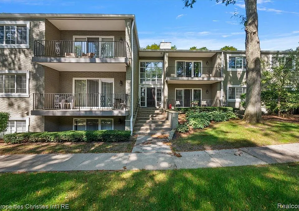 1113 N Old Woodward Ave #36