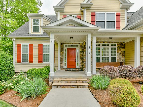3rd image of 107 Lakeshore Hills Dr