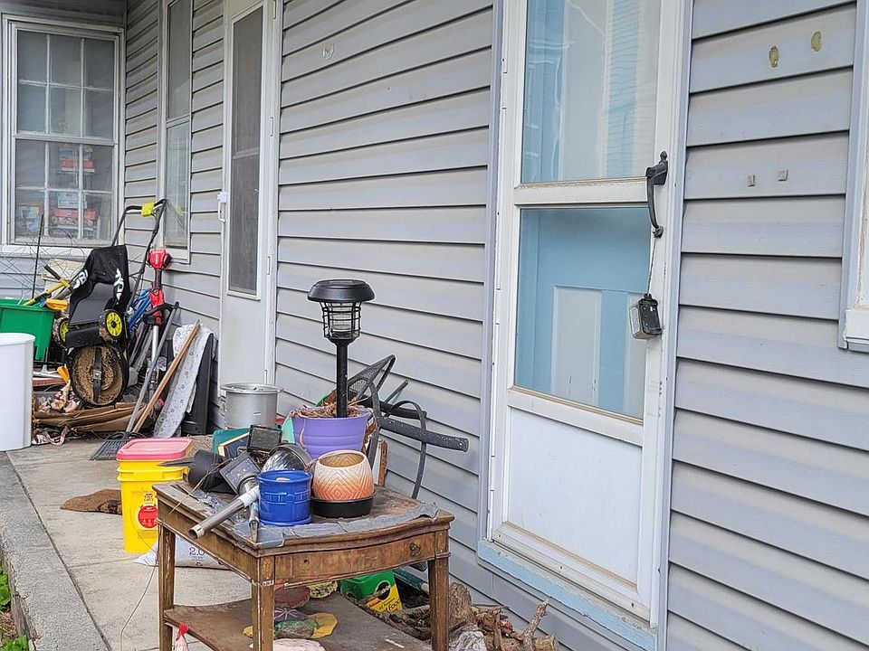 2nd image of 446 W College Ave
