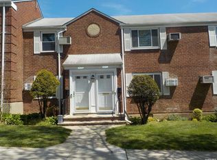 70-11 261st St #E-1, Glen Oaks, NY 11004