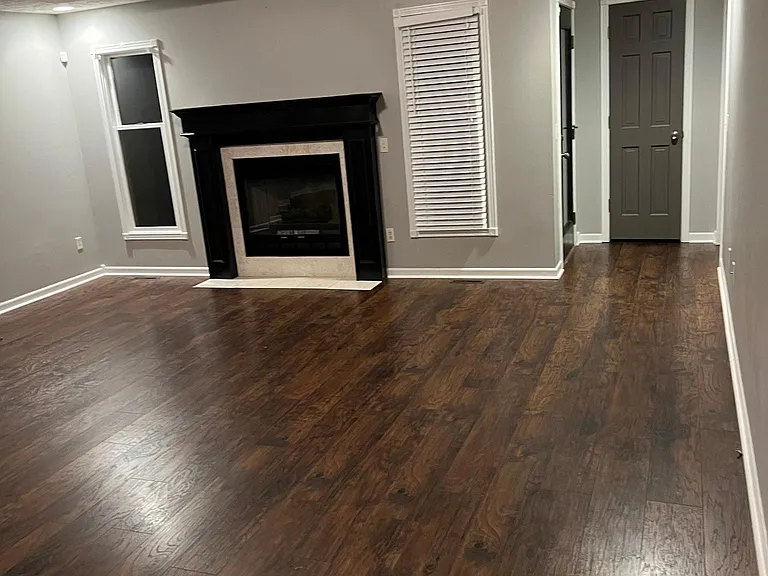 4595 S Park Ave — Photo 4