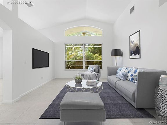 2nd image of 3137 SE Brierwood Pl