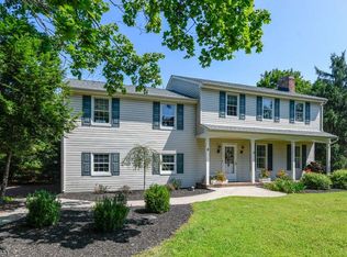 8 Hillcrest Rd, Hillsborough, NJ 08844