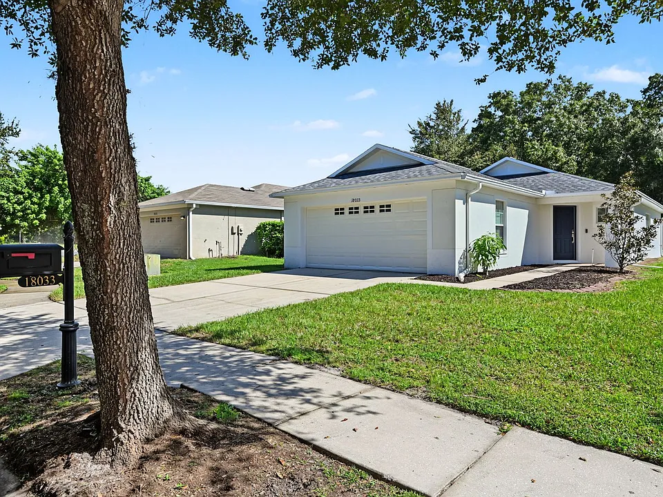 18033 Cypress Bay Pkwy