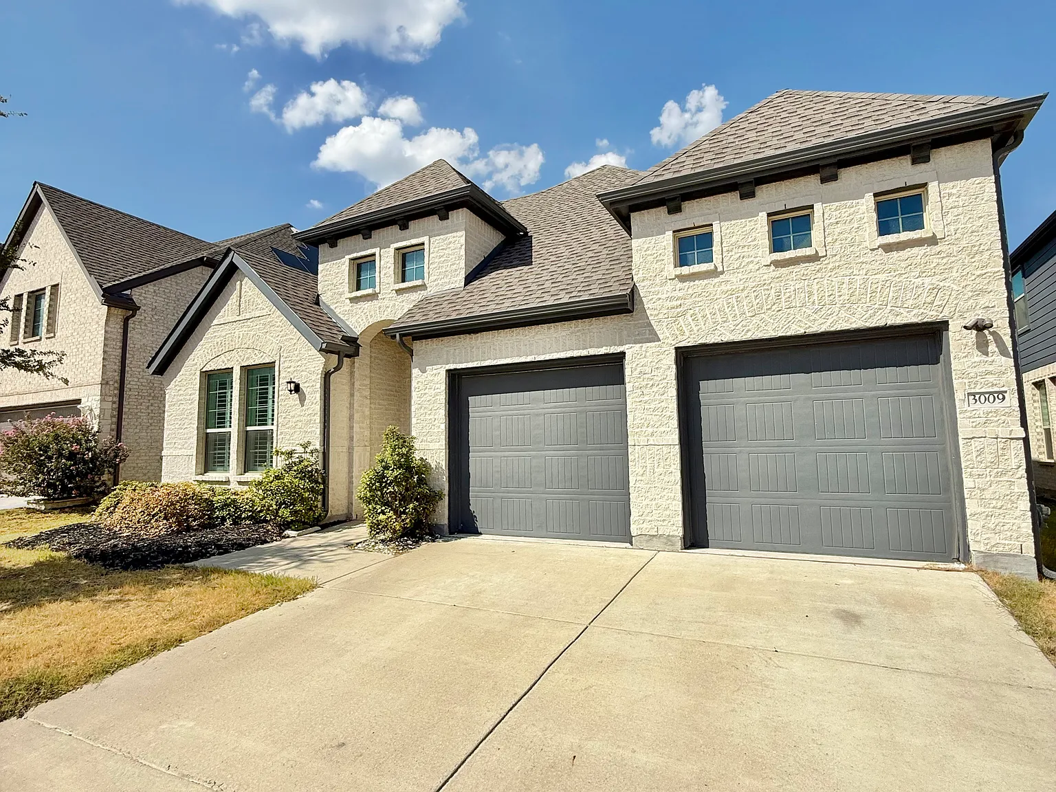 4 bed, 2951 sqft, $3,650 — Photo 2