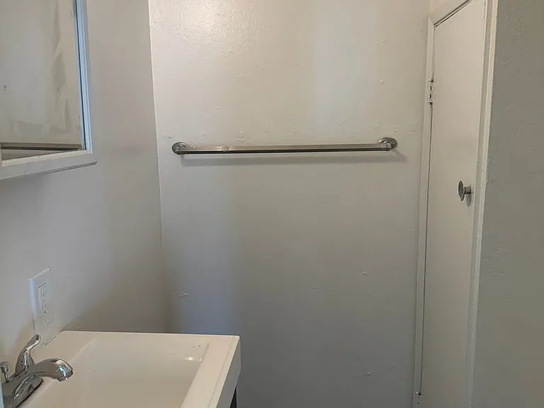 705 East Ave — Photo 2