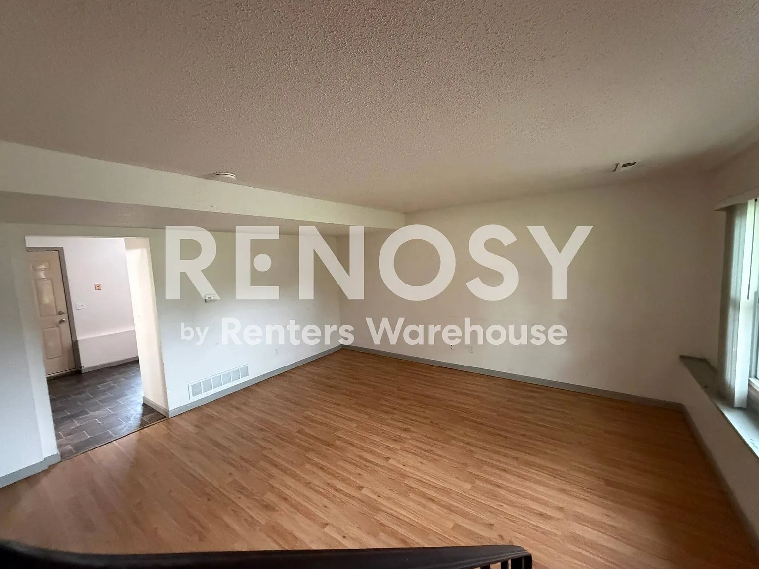 2 Bed 1 Bath Southside DSM Duplex — Photo 2