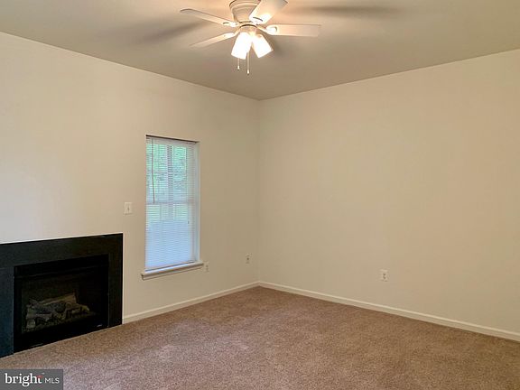 3rd image of 104 Cross Keys Pl