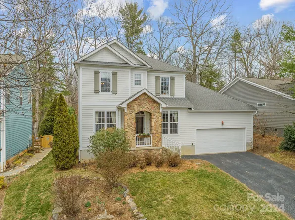 107 Mountain Dr, Biltmore Lake, NC 28715