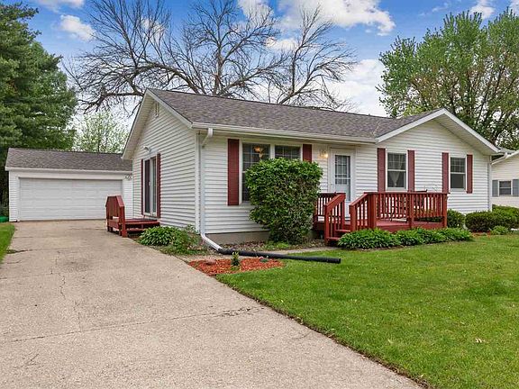 2nd image of 1208 Orchard Dr