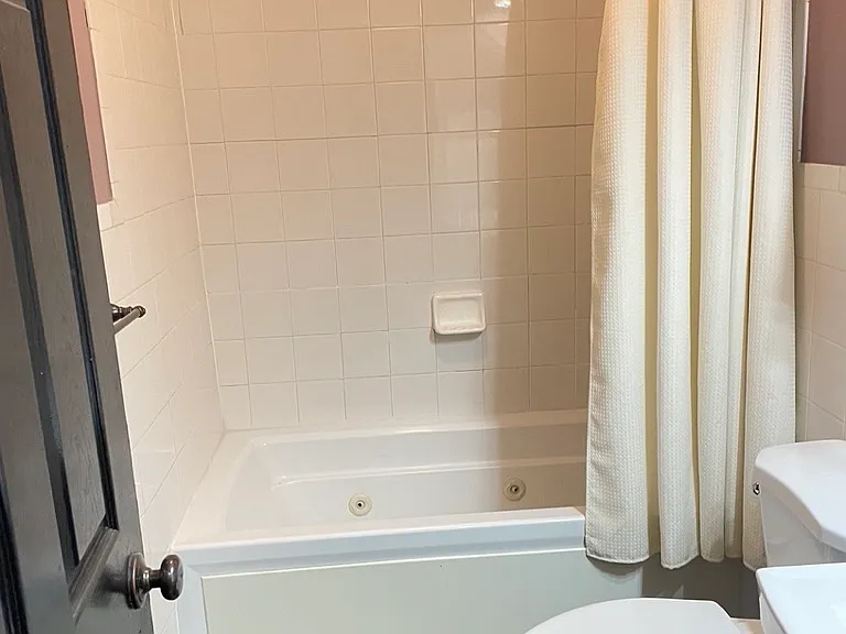 550 Putnam Ave #1 — Photo 8