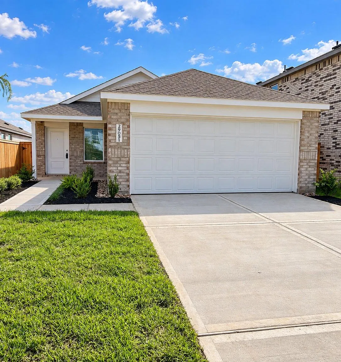 3 bed, 2.0 bath, 1451 sqft, $2,300 — Photo 1